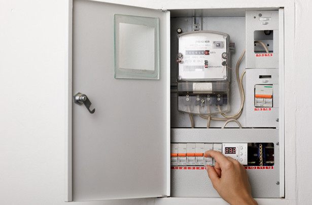 4 Signs Your Home’s Circuit Breaker Needs to Be Replaced