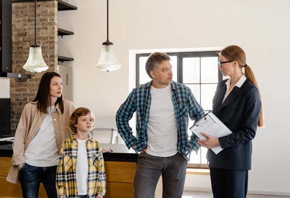 Should You Hire One? Your Guide to Real Estate Agent Duties